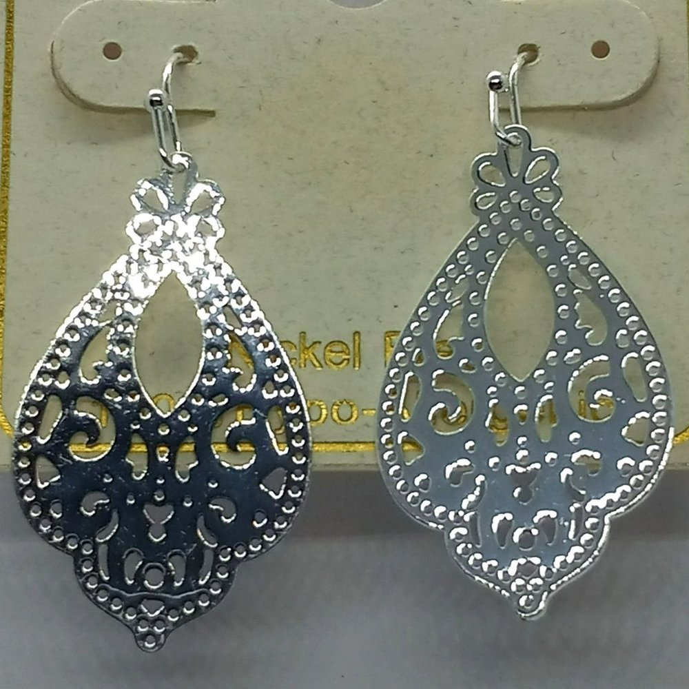 Ear‎ Sense Sensitive Ears silver tone filigree arabesque dangle earrings 1 3/4"